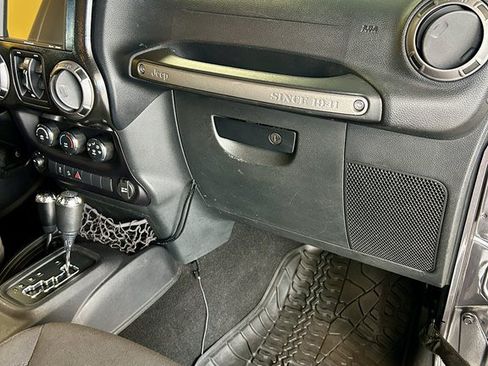 Used 2016 Jeep Wrangler Unlimited Sport AWD/4WD image 11