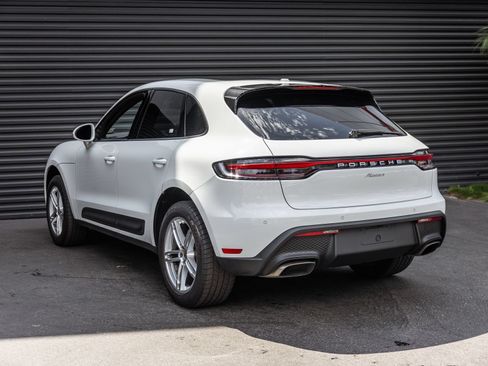 Certified 2023 Porsche Macan AWD/4WD image 3