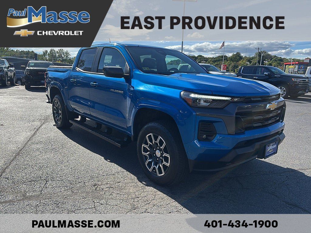 Certified 2024 Chevrolet Colorado LT w/ LT Convenience Package III AWD/4WD image 3