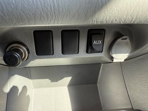 Used 2011 Toyota Tacoma 4x4 Double Cab image 59