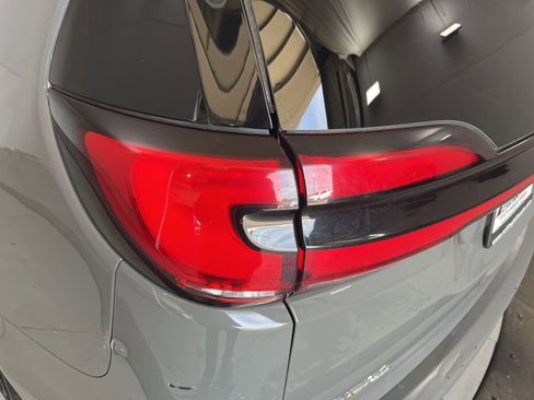 Used 2022 Chrysler Pacifica Touring-L image 44