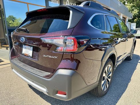 Used 2024 Subaru Outback Limited AWD/4WD image 9