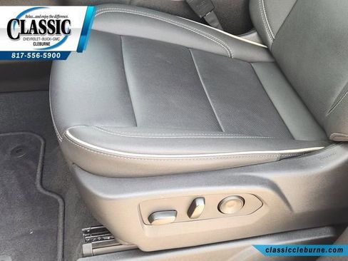 Used 2025 Chevrolet Suburban Premier RWD image 25
