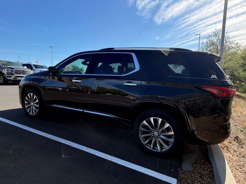Used 2023 Chevrolet Traverse Premier image 4