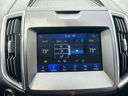 Used 2020 Ford Edge Titanium w/ Equipment Group 301A AWD/4WD image 16