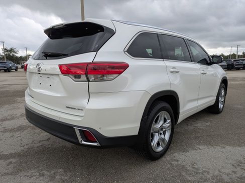 Used 2017 Toyota Highlander Limited image 5