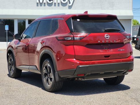 Certified 2024 Nissan Rogue SV w/ SV Premium Package AWD/4WD image 6