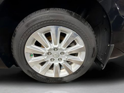 Used 2015 Toyota Sienna XLE AWD/4WD image 30