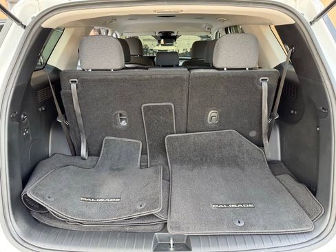 Used 2023 Hyundai Palisade SE w/ Cargo Package image 16