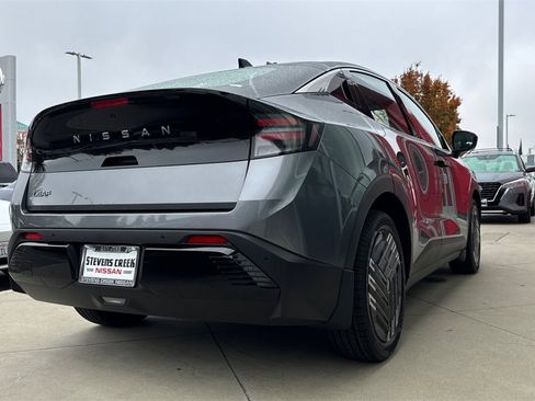 New 2026 Nissan Leaf image 4