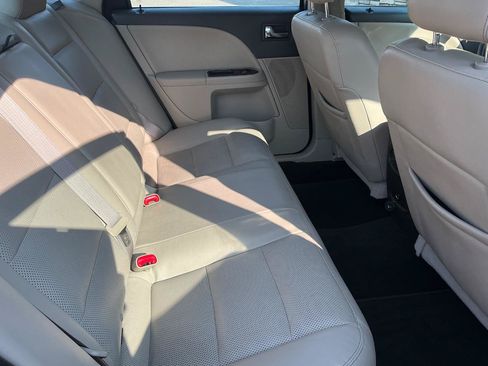 Used 2009 Ford Taurus SEL FWD image 12
