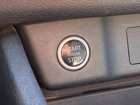 Used 2022 Nissan Rogue SV w/ SV Premium Package AWD/4WD image 23