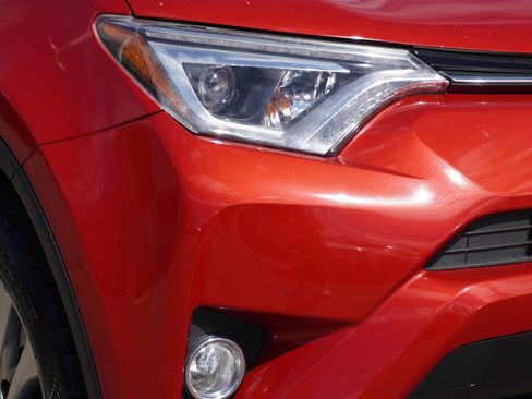Used 2016 Toyota RAV4 Limited AWD/4WD image 3