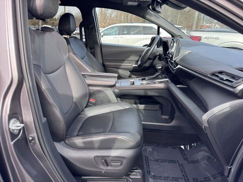 Used 2022 Toyota Sienna XSE image 25