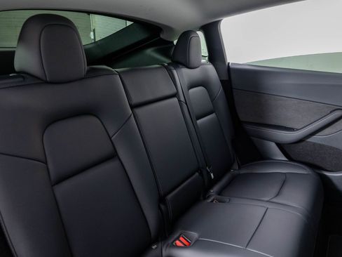 Used 2023 Tesla Model Y Long Range image 23