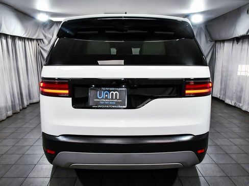 Used 2025 Land Rover Discovery S image 5