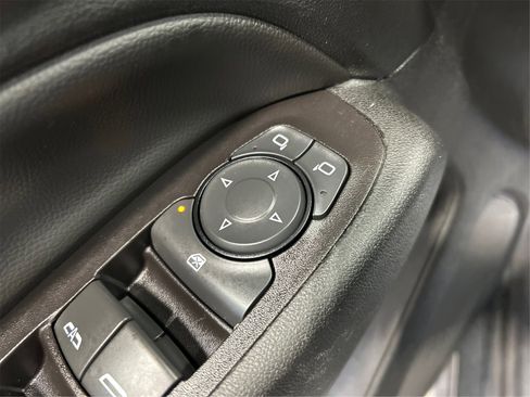 Used 2018 Chevrolet Equinox LT image 30