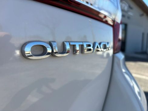Used 2018 Subaru Outback 2.5i Limited w/ Popular Package #2 image 13