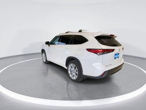 Used 2023 Toyota Highlander Limited AWD/4WD image 6