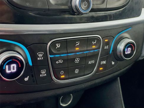 Used 2019 Chevrolet Traverse LT w/ LPO, Floor Liner Package AWD/4WD image 19