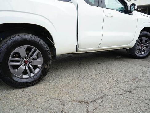 Used 2025 Nissan Frontier SV RWD image 7