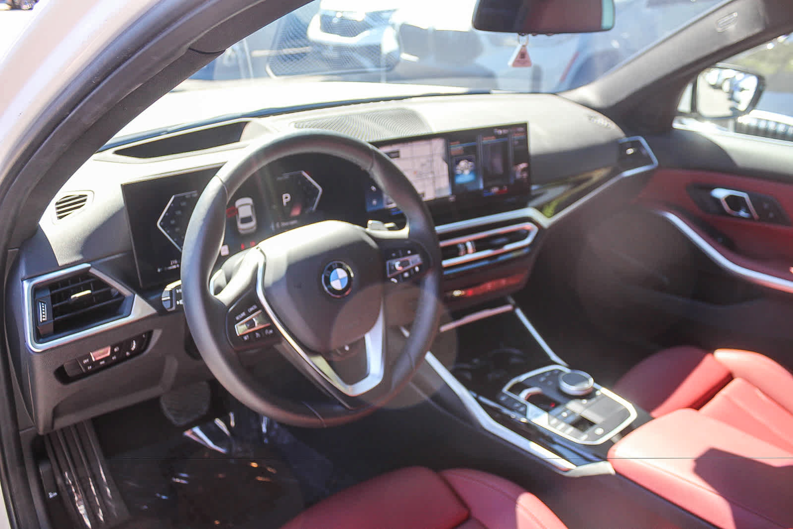 Used 2024 BMW 330i Sedan w/ Premium Package RWD image 21