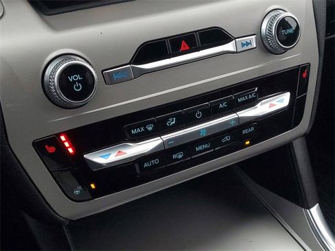 Certified 2023 Ford Explorer XLT w/ Equipment Group 202A image 21