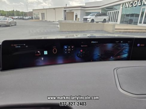 New 2027 Lincoln Navigator Premiere RWD image 19