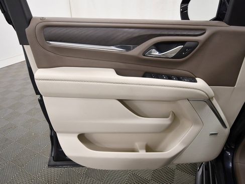 Used 2024 GMC Yukon XL Denali image 13