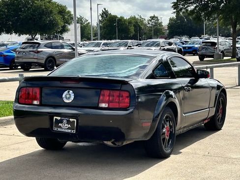 Used 2007 Ford Mustang Premium RWD image 4