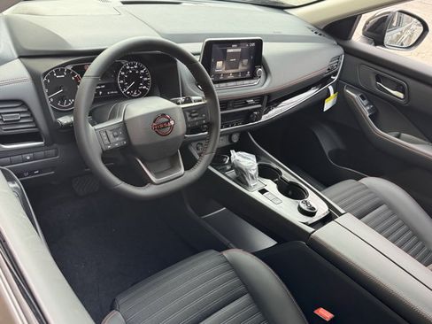 New 2026 Nissan Rogue SV AWD/4WD image 18