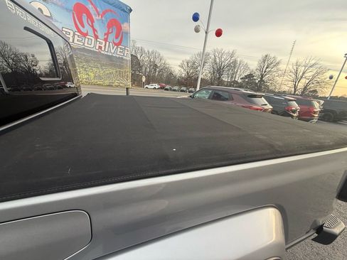 Used 2020 Jeep Gladiator Overland image 11