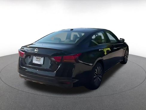 Used 2025 Nissan Altima 2.5 SV FWD image 12
