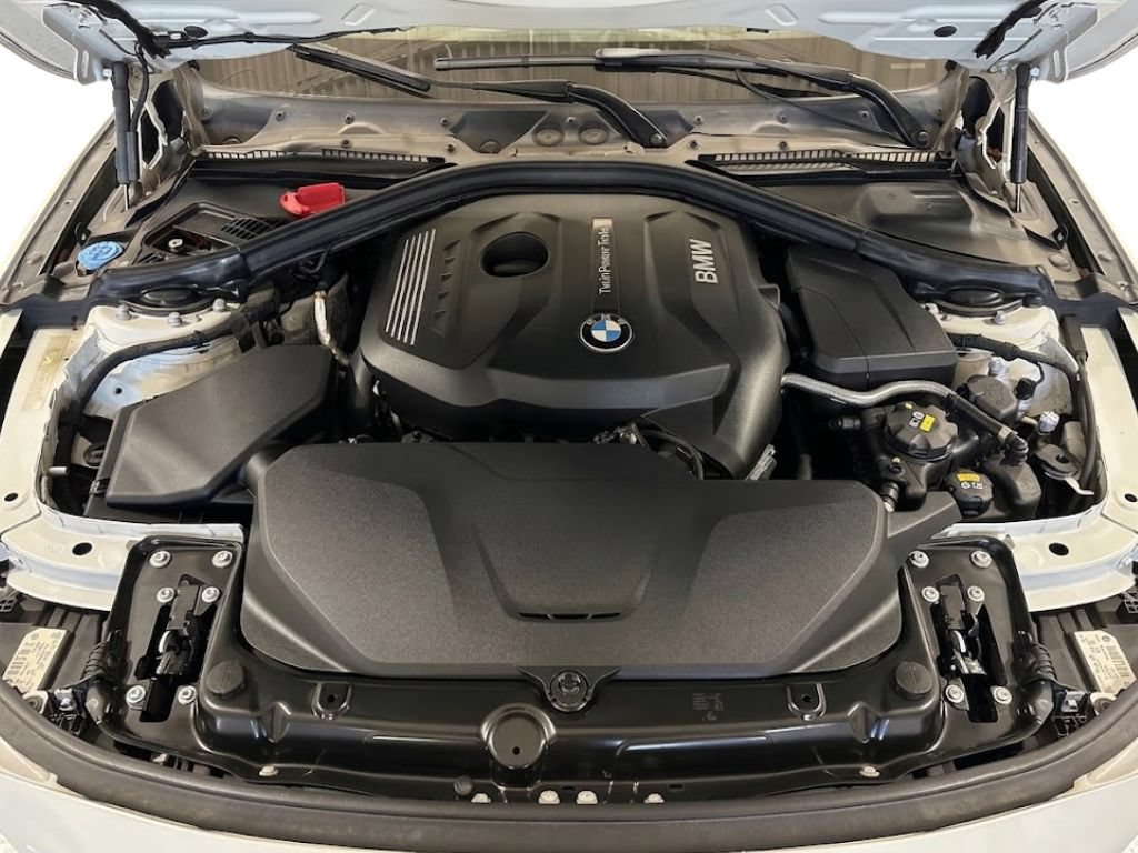 Used 2018 BMW 330i Sedan RWD image 14