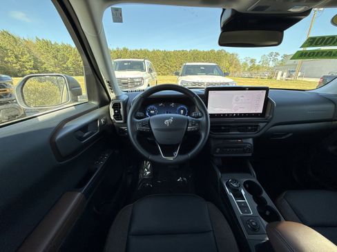 Used 2025 Ford Bronco Sport Outer Banks w/ Outer Banks Tech Package+ AWD/4WD image 13
