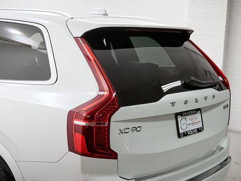 Certified 2023 Volvo XC90 B5 Plus w/ Protection Package Premier image 8