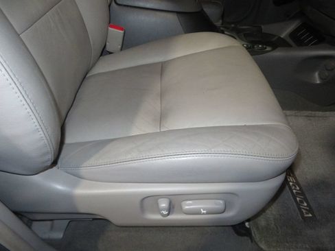 Used 2006 Toyota Sequoia SR5 AWD/4WD image 37
