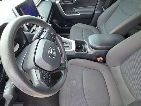 Used 2023 Toyota RAV4 LE FWD image 12