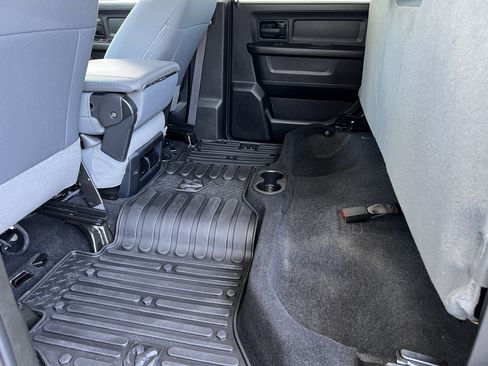 Used 2018 RAM 2500 Tradesman w/ Chrome Appearance Group AWD/4WD image 17