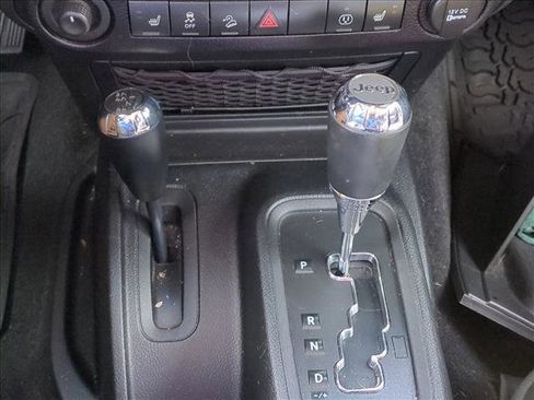 Used 2015 Jeep Wrangler Unlimited Sahara image 10