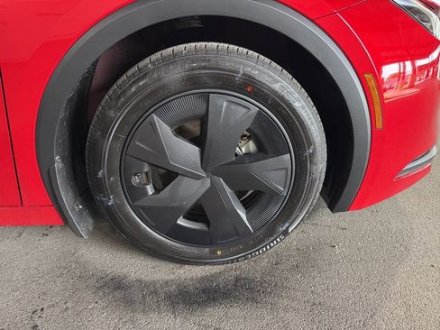 Used 2025 Toyota Prius Plug-In Hybrid image 7