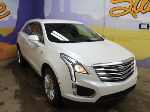 Used 2018 Cadillac XT5 AWD image 2