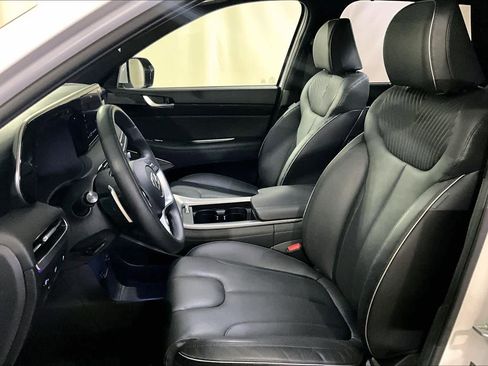 Used 2023 Hyundai Palisade Calligraphy image 8