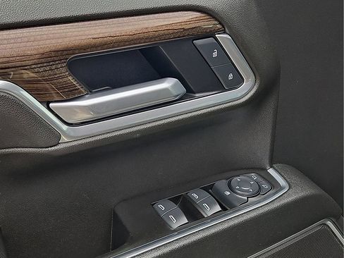 Used 2025 Chevrolet Silverado 1500 LT image 10