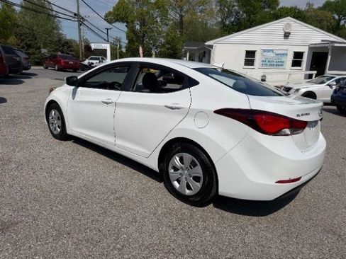Used 2016 Hyundai Elantra SE FWD image 3