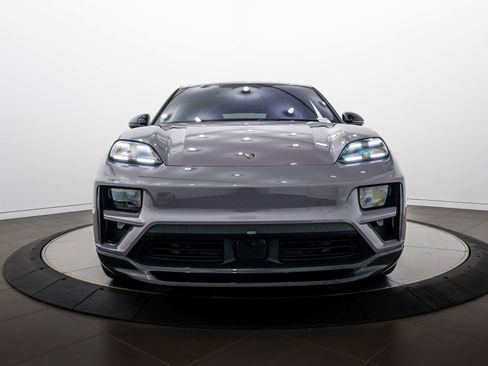 Certified 2025 Porsche Macan Turbo Electric AWD/4WD image 10