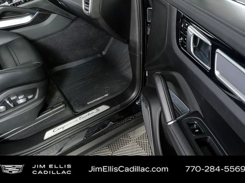 Used 2021 Porsche Cayenne Turbo S w/ Premium Package Plus image 28