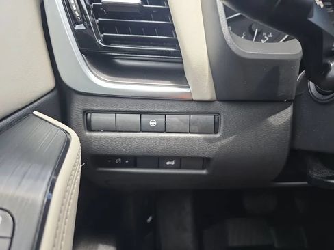 Used 2021 Nissan Rogue SV w/ Premium Package FWD image 23