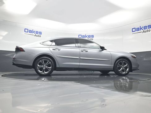 Used 2023 Honda Accord EX image 43