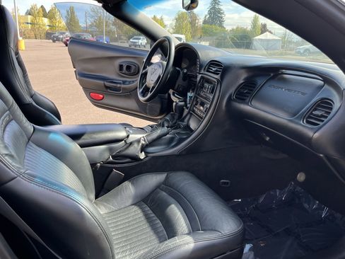 Used 2003 Chevrolet Corvette Convertible w/ Preferred Equipment Group1 image 13